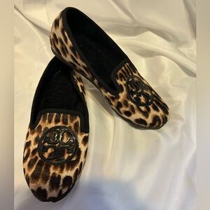Tory Burch Animal Print Flats with Black Accents.  Women size 5/Youth size 3.5